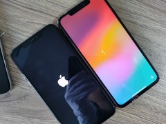 Apple iPhone 11 Pro Max – 64 GB/256GB / 512GB – Unlocked – Good Condition