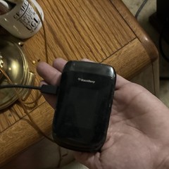 BlackBerry 9670 Flip Phone QWERTY Sprint Black 512MB 2.4in 3.2MP