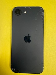 Apple iPhone 16e – 128GB – Black (Dish Boost) Cracked Screen & Back