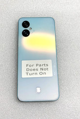 BLU G53 64GB – DOESN’T TURN ON **FOR PARTS**