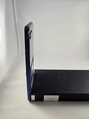 Motorola Moto RAZR 60 2025 256GB Unlocked – Pantone Gibraltar Sea (Blue) XT2553