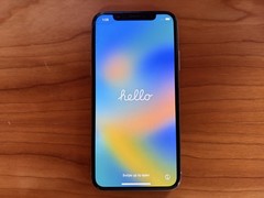 Apple iPhone XS – 64GB – Silver (Unlocked)