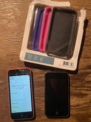 Apple iPhone 5c + iPod Touch 4th Gen 8GB + more – Retro iOS KEEP / 4 PARTS