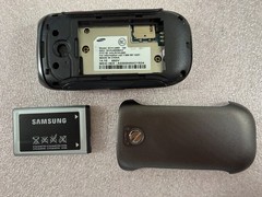 Lot of 4 Samsung Cell Phones SCH-U640 SCH-U680 SGH-C417 For Parts or Collectors