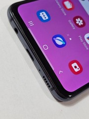 Samsung Galaxy S10e – 128 GB – G970U1 – Prism Black (Factory Unlocked) EXCELLENT