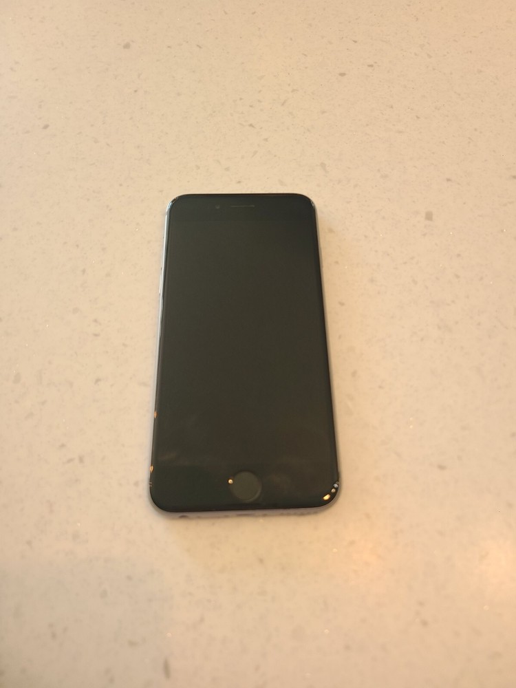 Apple iPhone 6s – 16GB – Space Gray (Unlocked) A1688 (CDMA + GSM)