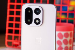 OnePlus 15 6.78” 50MP 256GB/512GB/1TB OxygenOS Snapdragon8 Elite Gen 5 Unlocked