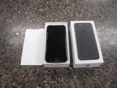 Apple iPhone 7 256GB Black (Unlocked) A1778 in original box – reset – Great