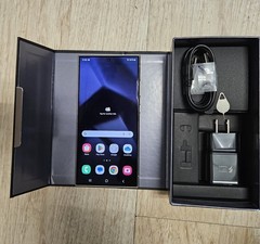 Samsung Galaxy S24 Ultra – 512 GB – Titanium Grey (Xfinity) A Grade perfect