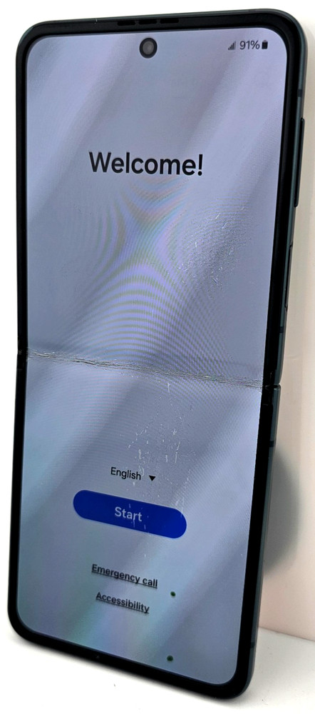 Samsung Galaxy Z Flip 3 – SM-F711U – Unlocked 128GB Green *PARTS: SPOTS/BAD MIC