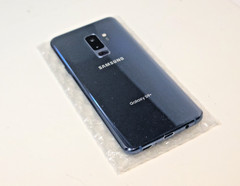 Excellent Samsung Galaxy S9+ SM-G965U (Unlocked) Coral Blue Smartphone + Extras