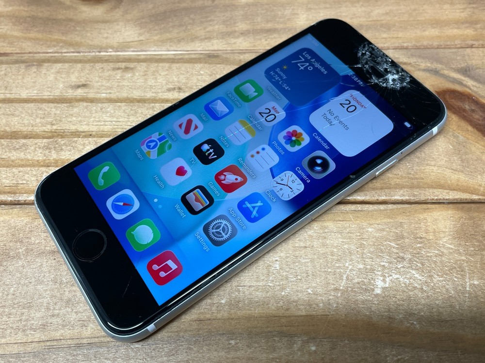 Apple iPhone SE 2nd Gen. – 64GB – White (Unlocked) A2275 – Works – Cracked Glass