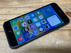 Apple iPhone 8 – 64GB – Gray (Unlocked) A1863 – Works – Cracked Glass