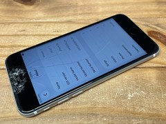 Apple iPhone SE 2nd Gen. – 64GB – White (Unlocked) A2275 – Works – Cracked Glass