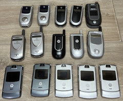 Lot of 15 Motorola Razr Various Cell Phones *Not Tested AS-IS **Models in Descri