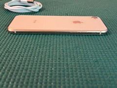 Apple iPhone 8 – 64GB – Gold (Unlocked) A1863 (CDMA + GSM)