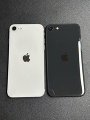 Lot Of 2 Apple iPhone SE 2nd Generation (2020) – Black & White – PARTS ONLY