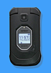 VERIZON / UNLOCKED KYOCERA DURAXV EXTREME + E4811 FLIP PHONE RUGGED BLACK