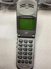 Motorola V998 Unlocked 2G GSM900/1800 V998 Cellphone One-year warranty