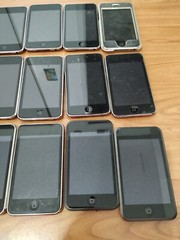 Lot of 21 Apple iPod Touch 1st, 2nd, 3rd,32GB(3pcs)16GB(3pcs)8GB(15pcs)for parts