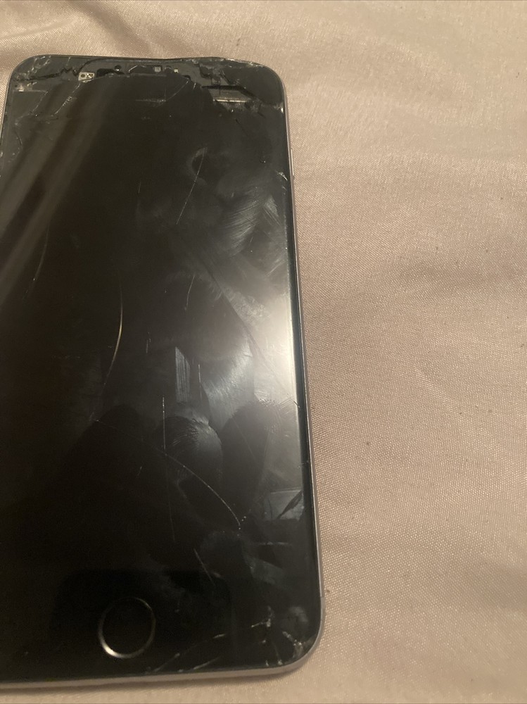 Apple iPhone 6s Plus – 64GB – Silver (Straight Talk) A1687 (CDMA + GSM)