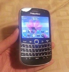 BLACKBERRY BOLD 9900 (BLACK) UNLOCKED + ON SALE —!!!