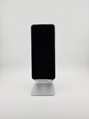 Fully Functional Samsung Galaxy Z Flip6 – Locked to AT&T Silver Please read