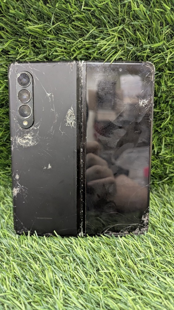 Samsung Galaxy Z Fold 3 5G Smartphone FOR PARTS OR REPAIR ONLY AS IS