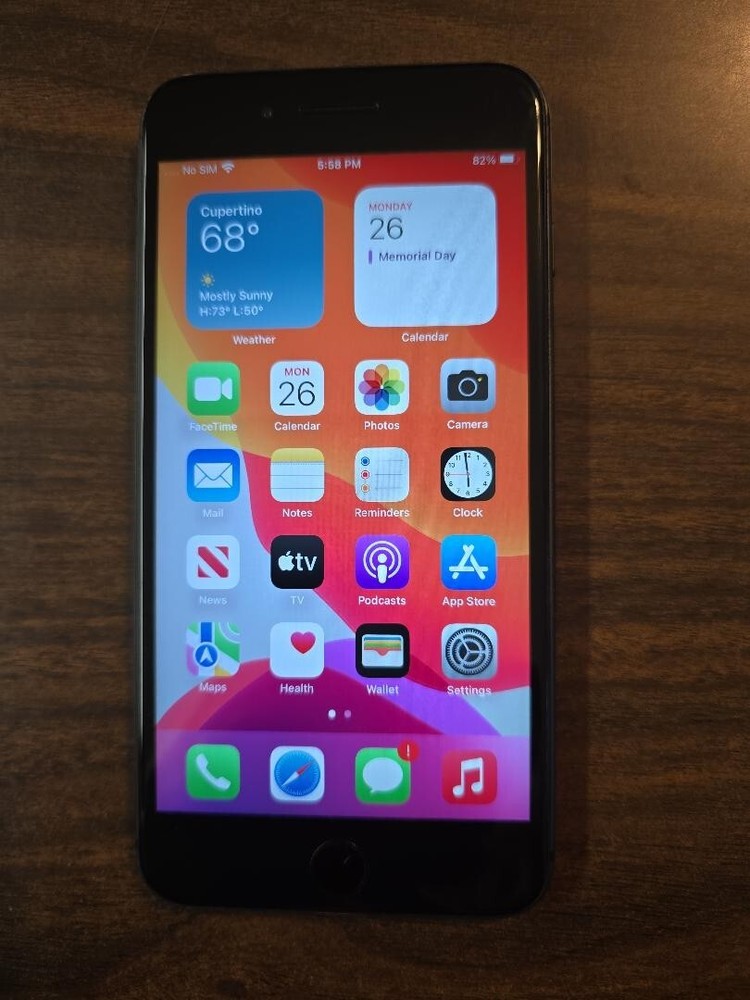 Apple iPhone 8 Plus – 64 GB – Space Gray (Unlocked)