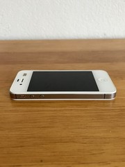 Apple iPhone 4s – 8GB – White (Verizon) Model A1387 (CDMA + GSM) *g5j*