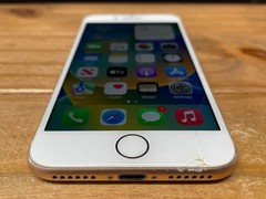 Apple iPhone 8 – 64GB – Gold (Unlocked) A1863 – Works – Cracked Front & Back