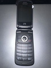 Verizon Cymbal LTE Z233V 4G LTE 2.8″ 2MP Silver Flip Phone ( 2 phones)