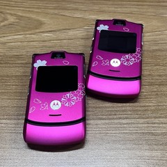 Unlocked Motorola RAZR V3 Unlocked Flip GSM Bluetooth MP4 video Mobile Phone