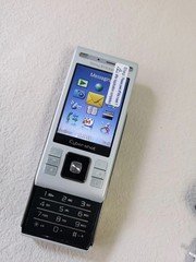 Sony Ericsson C905 160MB 2G 3G GSM Bluetooth 8MP Unlocked mobile Cellphone