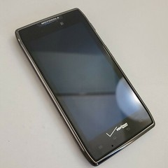 Motorola Droid RAZR MAXX XT912 (Verizon) 4G LTE Smartphone 4.3″, 16GB, 8MP