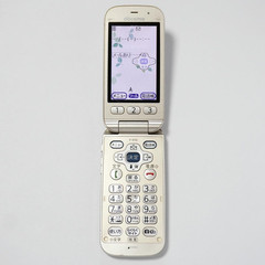 Fujitsu F-01G Gold Raku-Raku Basic 4 Flip Phone Japanese Docomo Cell Phone Used