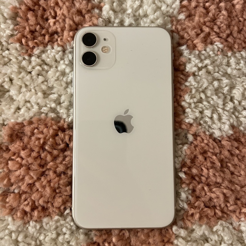 Apple iPhone 11 – 64GB – White (T-Mobile) A2111 (CDMA + GSM)