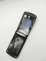 Original Motorola RAZR2 V9 2.2″2.0MP Bluetooth MP3 Flip Unlocked 3G CellPhone