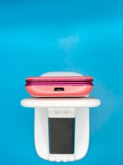 KYOCERA GRATINA KYF37 Android Flip Phone Pink Unlocked From Japan