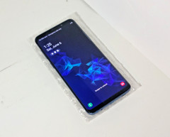 Excellent Samsung Galaxy S9+ SM-G965U (Unlocked) Coral Blue Smartphone + Extras