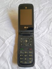 LG-A380 Black AT&T Flip Phone GSM/WCDMA