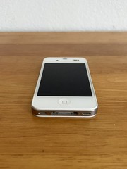 Apple iPhone 4s – 8GB – White (Verizon) Model A1387 (CDMA + GSM) *g5j*