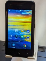 Qlink Wireless Z3001 Android 7.1 Wi-Fi only Smartphone 1GB RAM 8GB SSD 201 Snapd