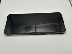 Samsung Galaxy Z Flip5 – 256GB – Graphite – Factory Unlocked