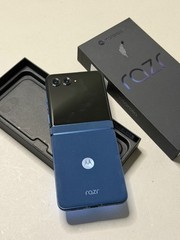 Motorola razr 2025 XT2553V Verizon Only 256GB PANTONE Gibraltar Sea *LCD Damage*