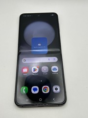Samsung Galaxy Z Flip5 – 256GB – Graphite – Factory Unlocked