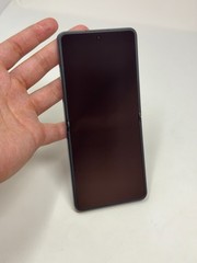 Samsung Galaxy Z Flip7 (SM-F766W) – 256GB Unlocked Jet Black – Excellent