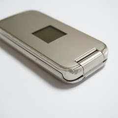 Fujitsu F-01G Gold Raku-Raku Basic 4 Flip Phone Japanese Docomo Cell Phone Used