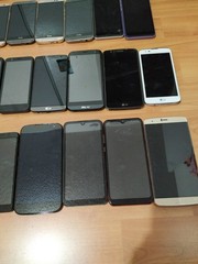 Lot of 40 Mixed Brand LG /hTC/BLU/SKY and other For parts