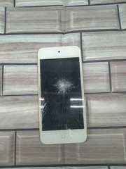 Apple iPod A1574 For Parts or Repair Broken Screen